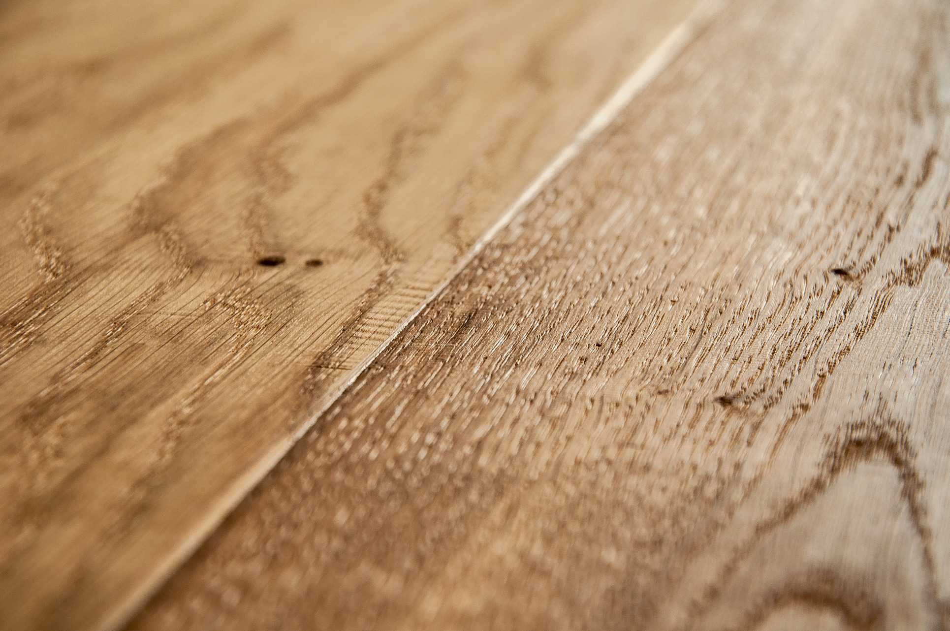 Parkett-Landhausdiele Bennett & Jones Oak No.10 'Armstrong', geräuchert-weiß geölt, 14 mm stark, feuchtraum- & fußbodenheizungsgeeignet