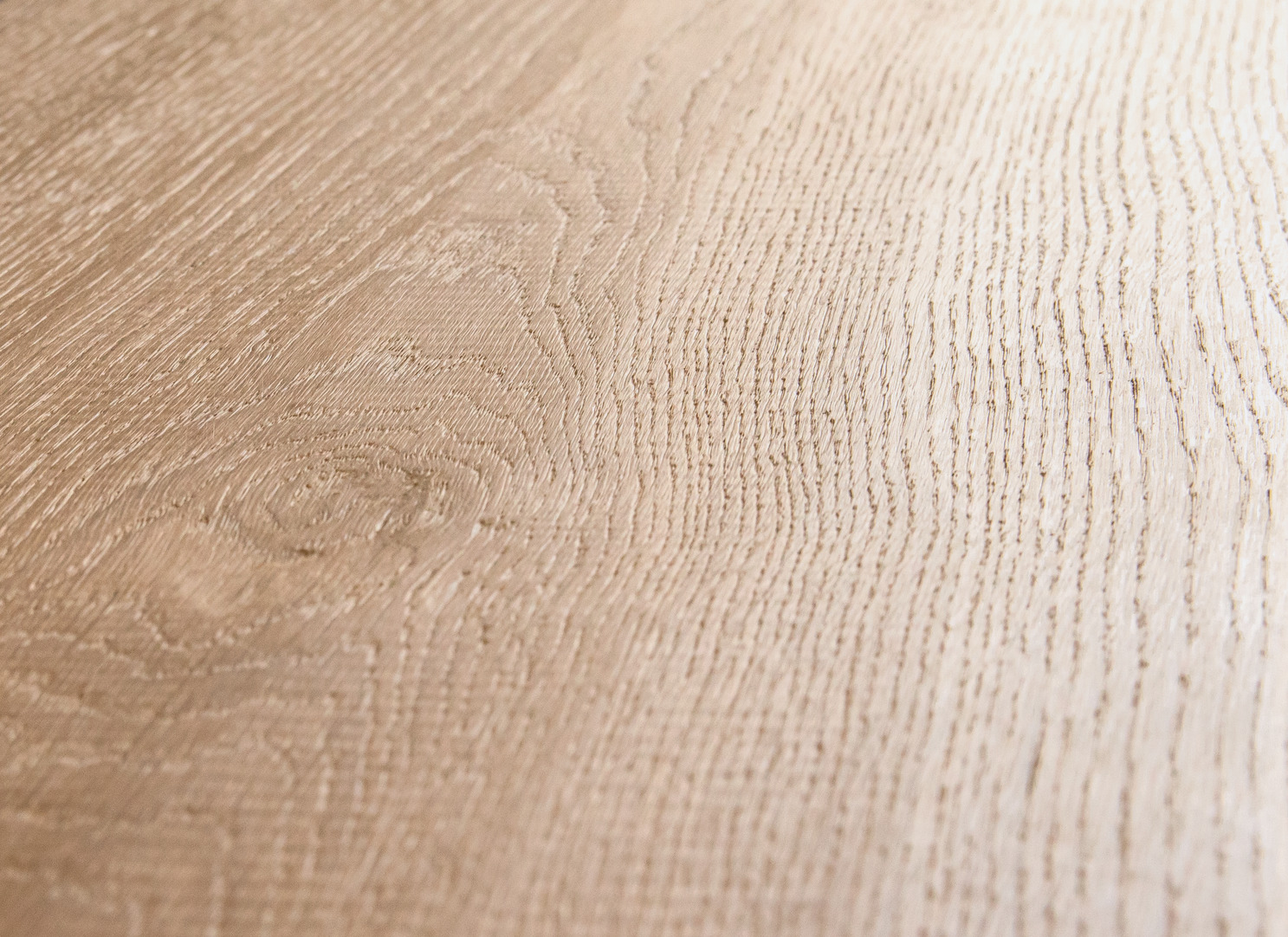 Design-Parkett-Landhausdiele Bennett & Jones 'Oak No.20 Howard' in leicht geräuchertem, weiß naturgeöltem Eiche-Furnier, 15 mm, fußboden­heizungs­geeignet