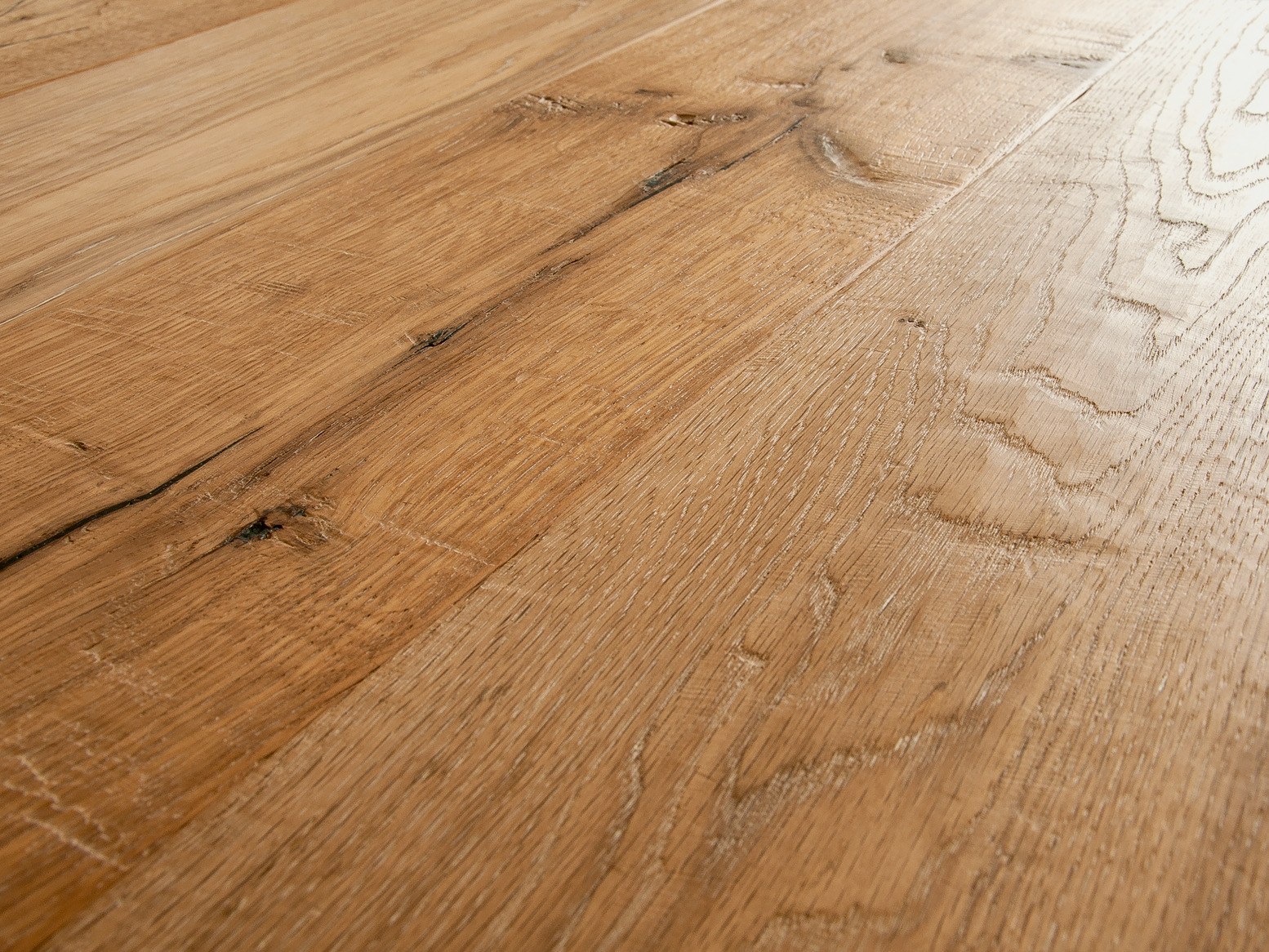 Parkett-Landhausdiele Bennett & Jones Oak No.10 'Armstrong', geräuchert-weiß geölt, 14 mm stark, feuchtraum- & fußbodenheizungsgeeignet